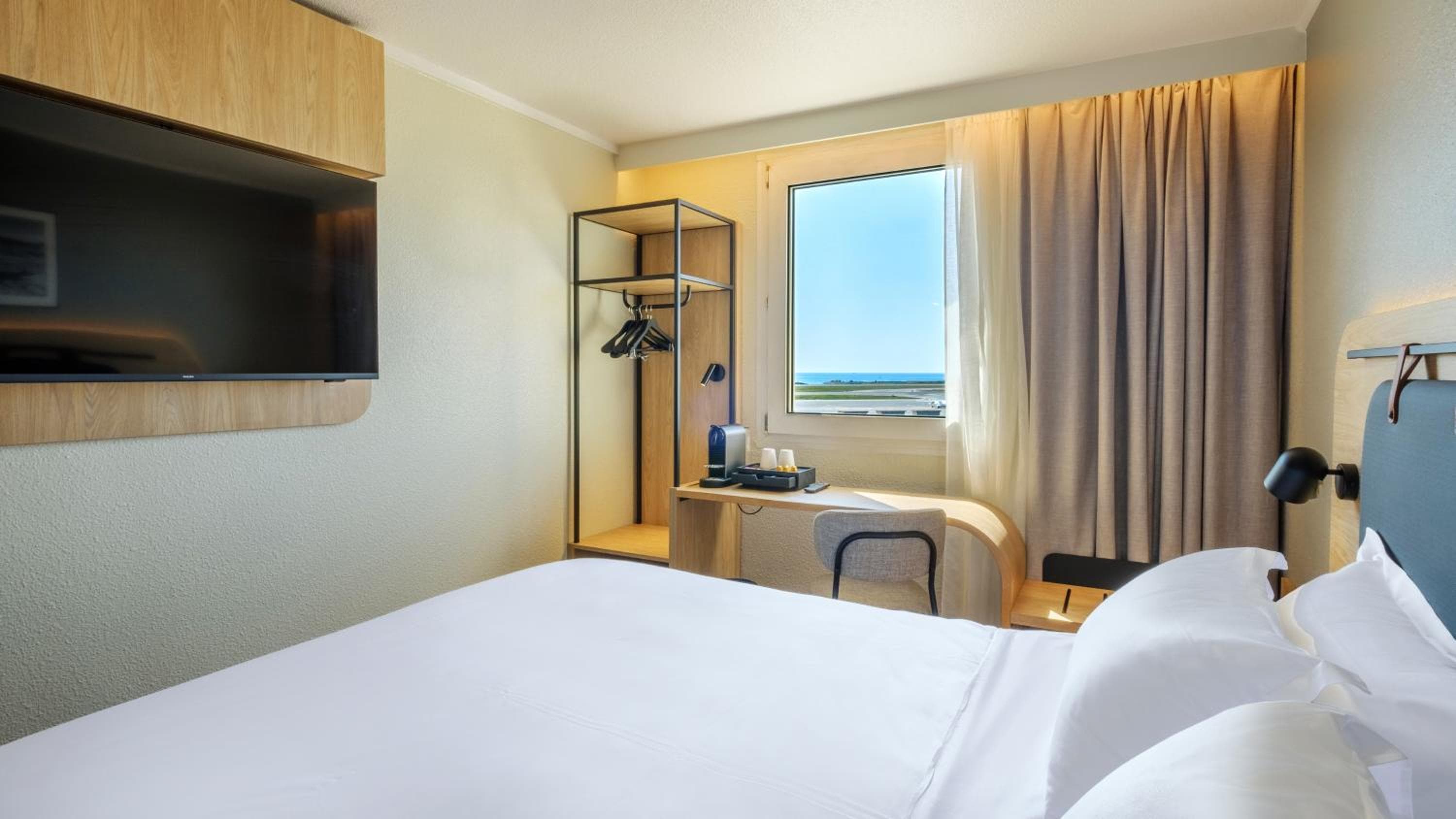 CAMPANILE PRIME NICE AEROPORT