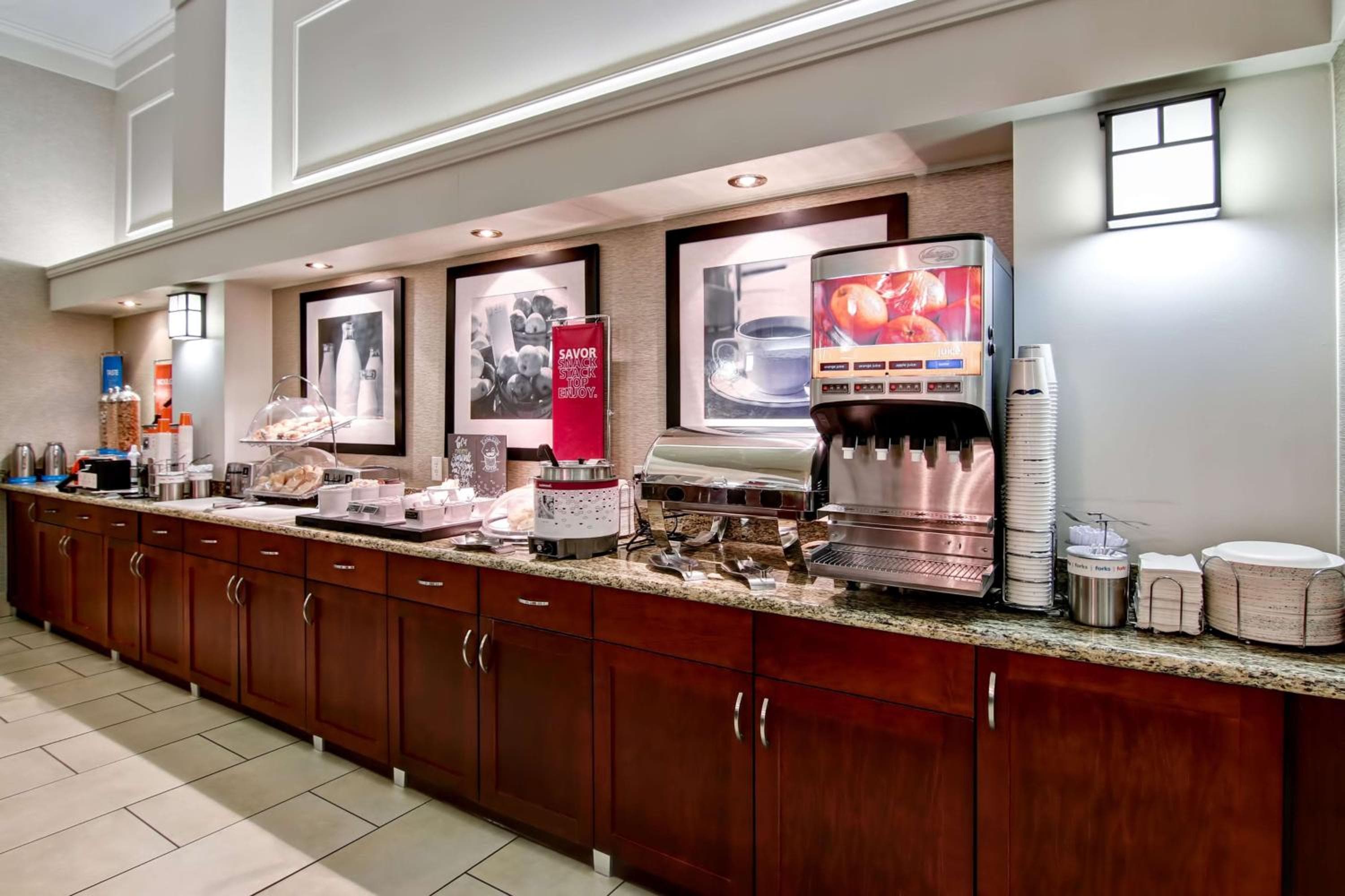 Hampton Inn & Suites by Hilton Calgary Airport