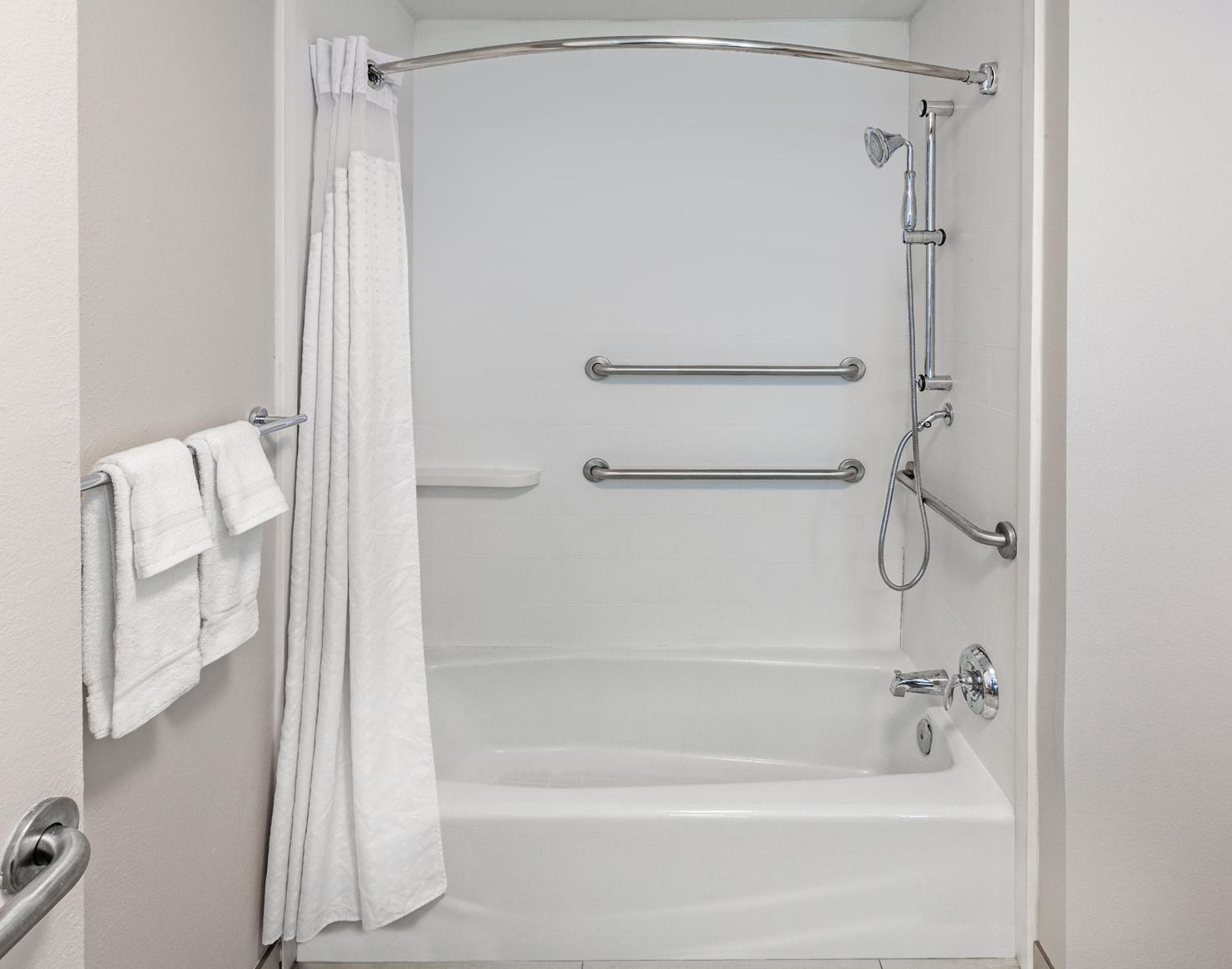 Holiday Inn Express & Suites Baton Rouge East by IHG