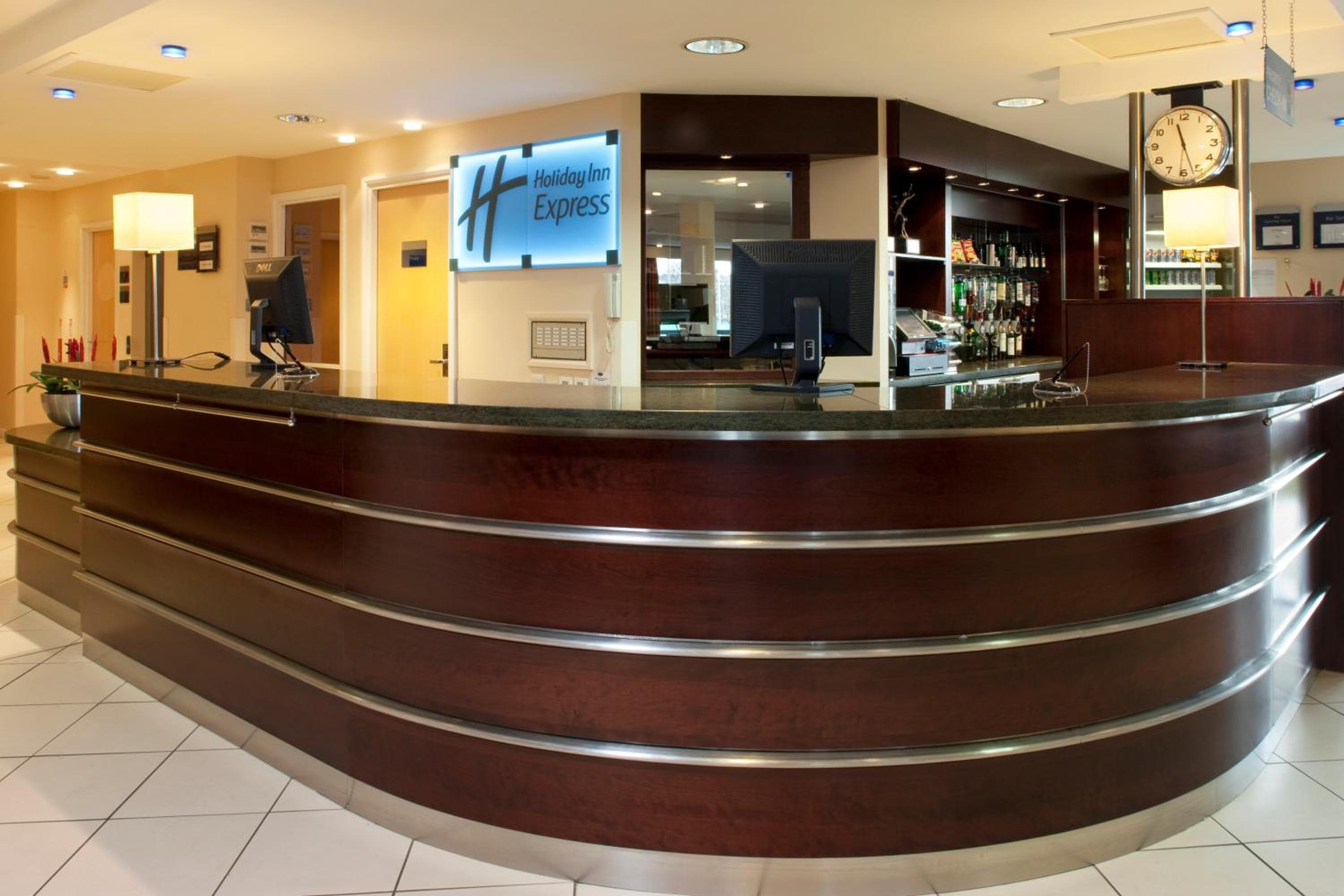 Holiday Inn Express - Dunfermline