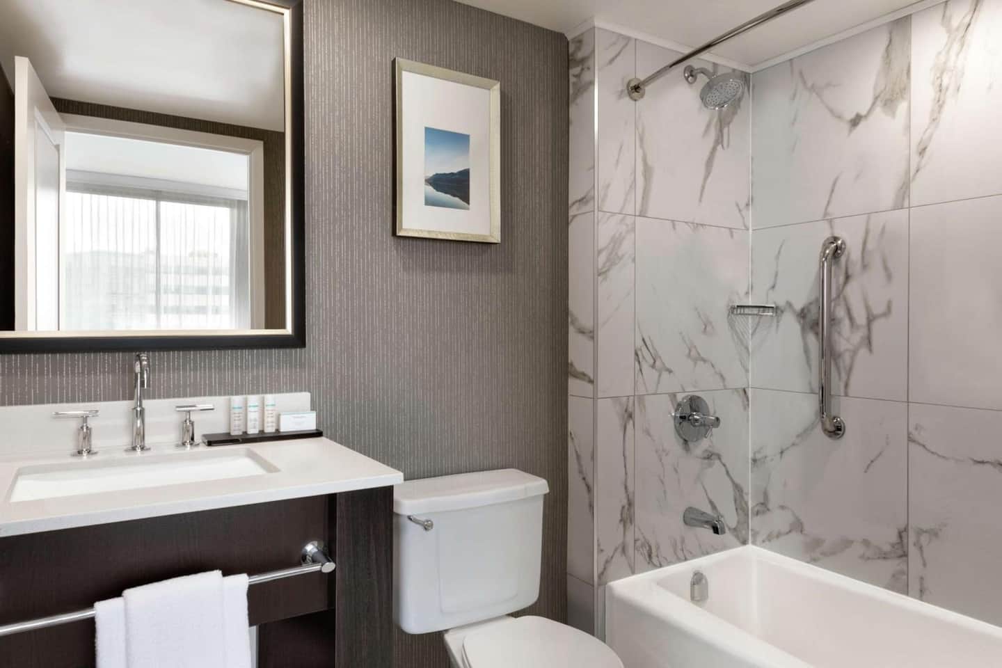 Embassy Suites by Hilton Montreal Airport