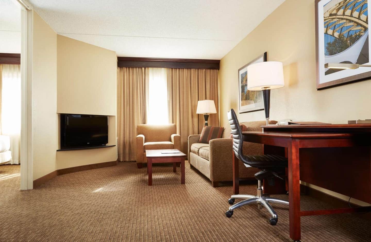 DoubleTree Suites by Hilton Cincinnati - Blue Ash