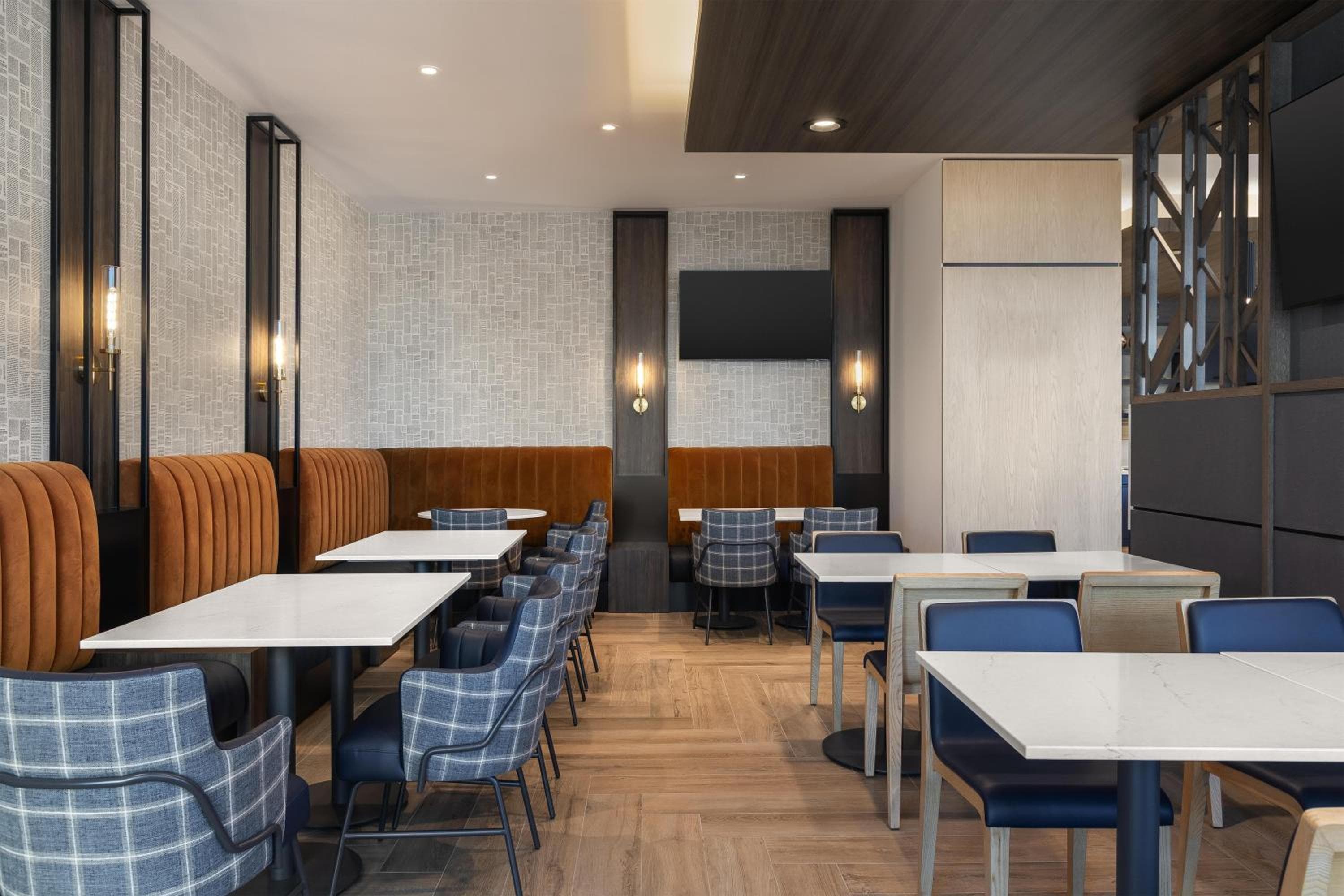 Hyatt Place Toronto Airport