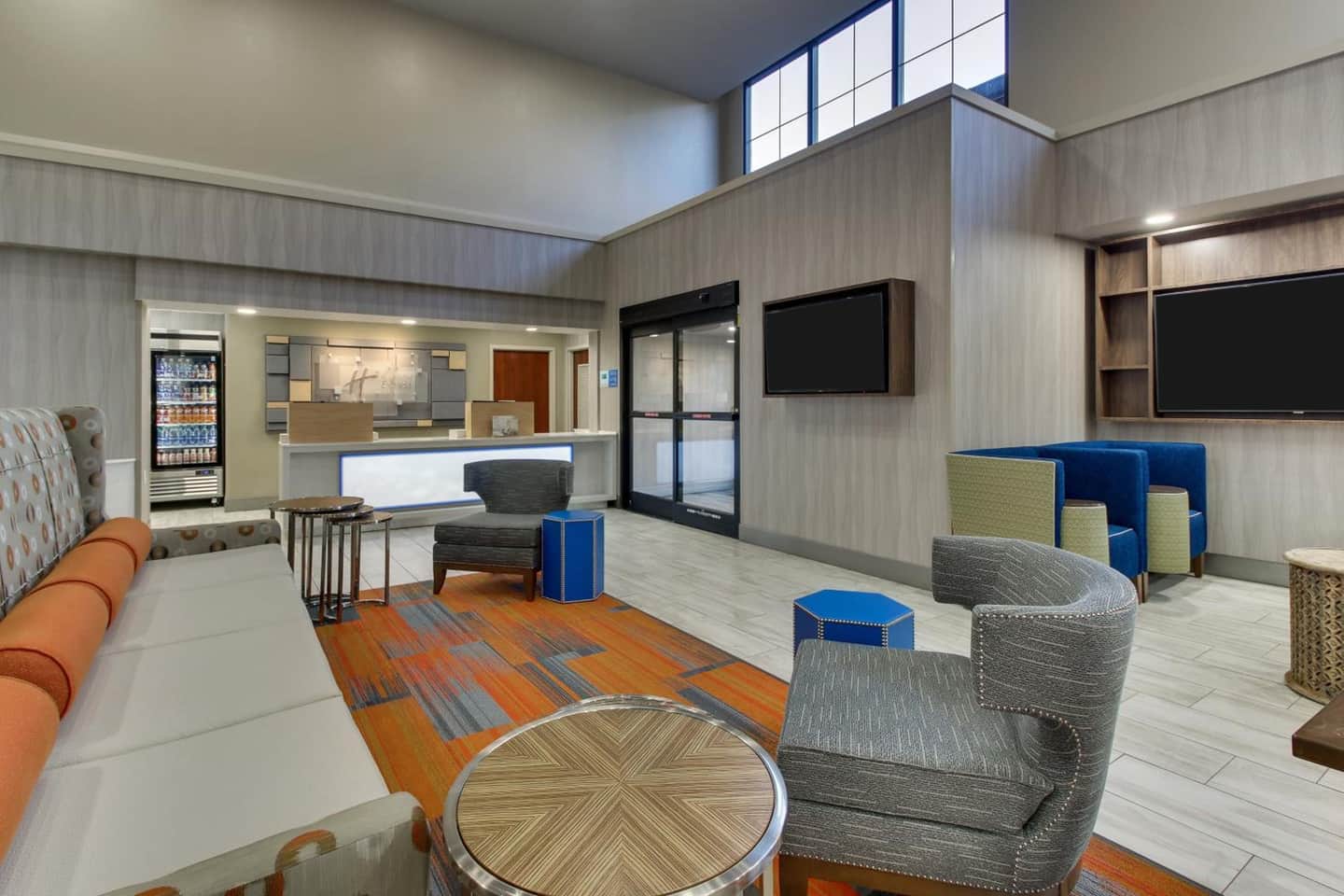 Holiday Inn Express & Suites Atlanta Perimeter Mall Hotel by IHG