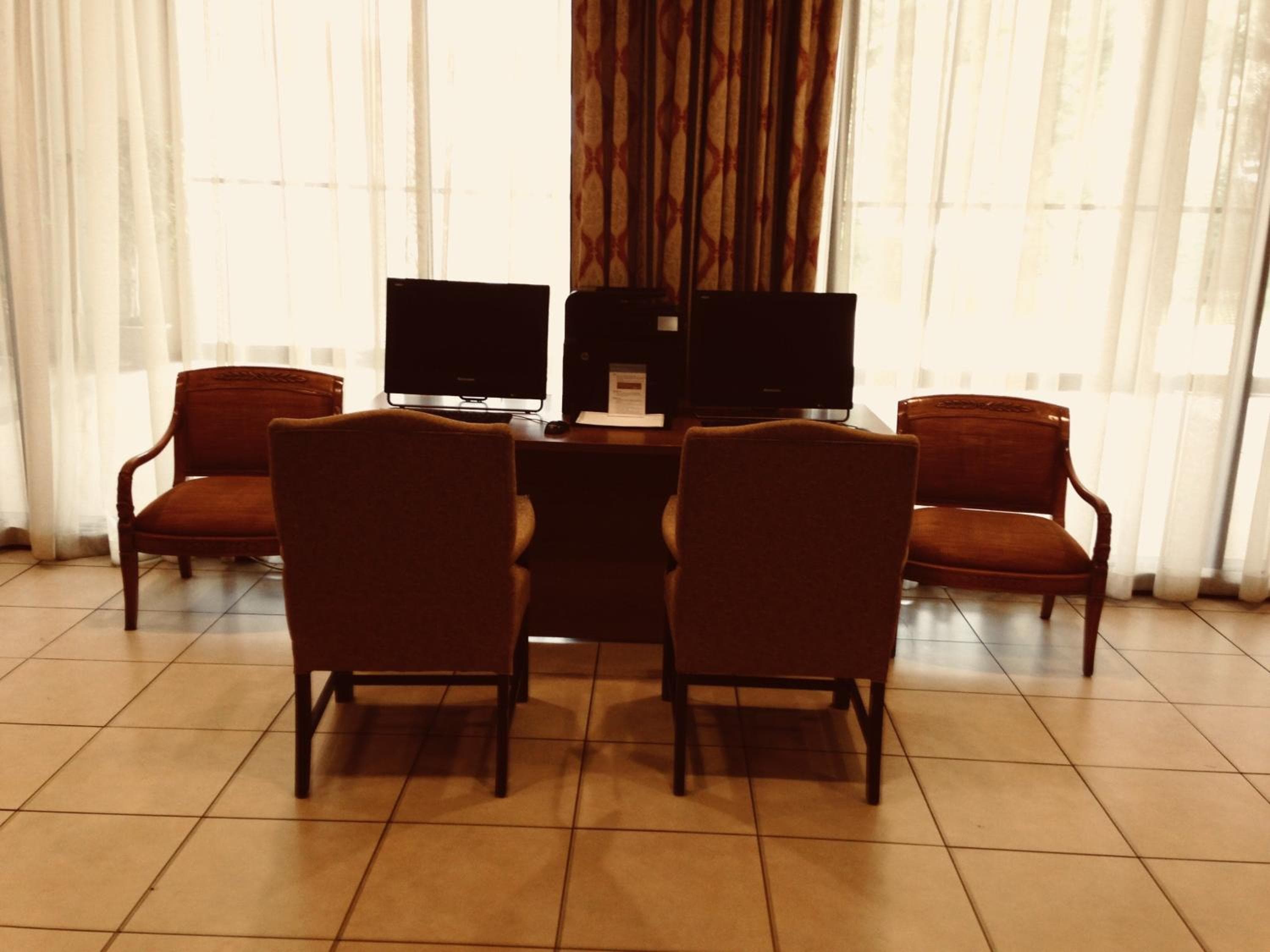 Holiday Inn and Suites Pittsfield-Berkshires