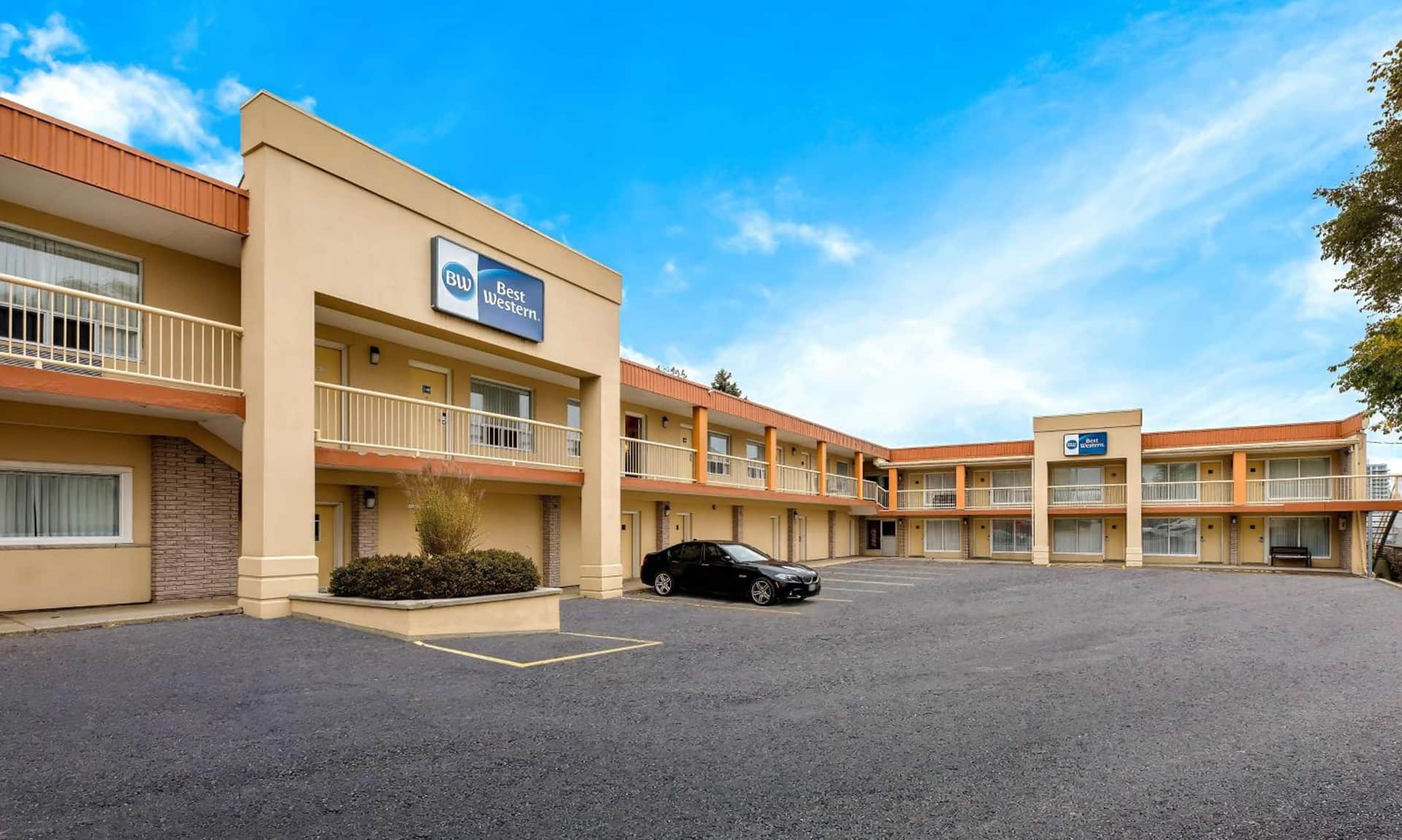 Best Western VOYAGEUR PLACE HOTEL