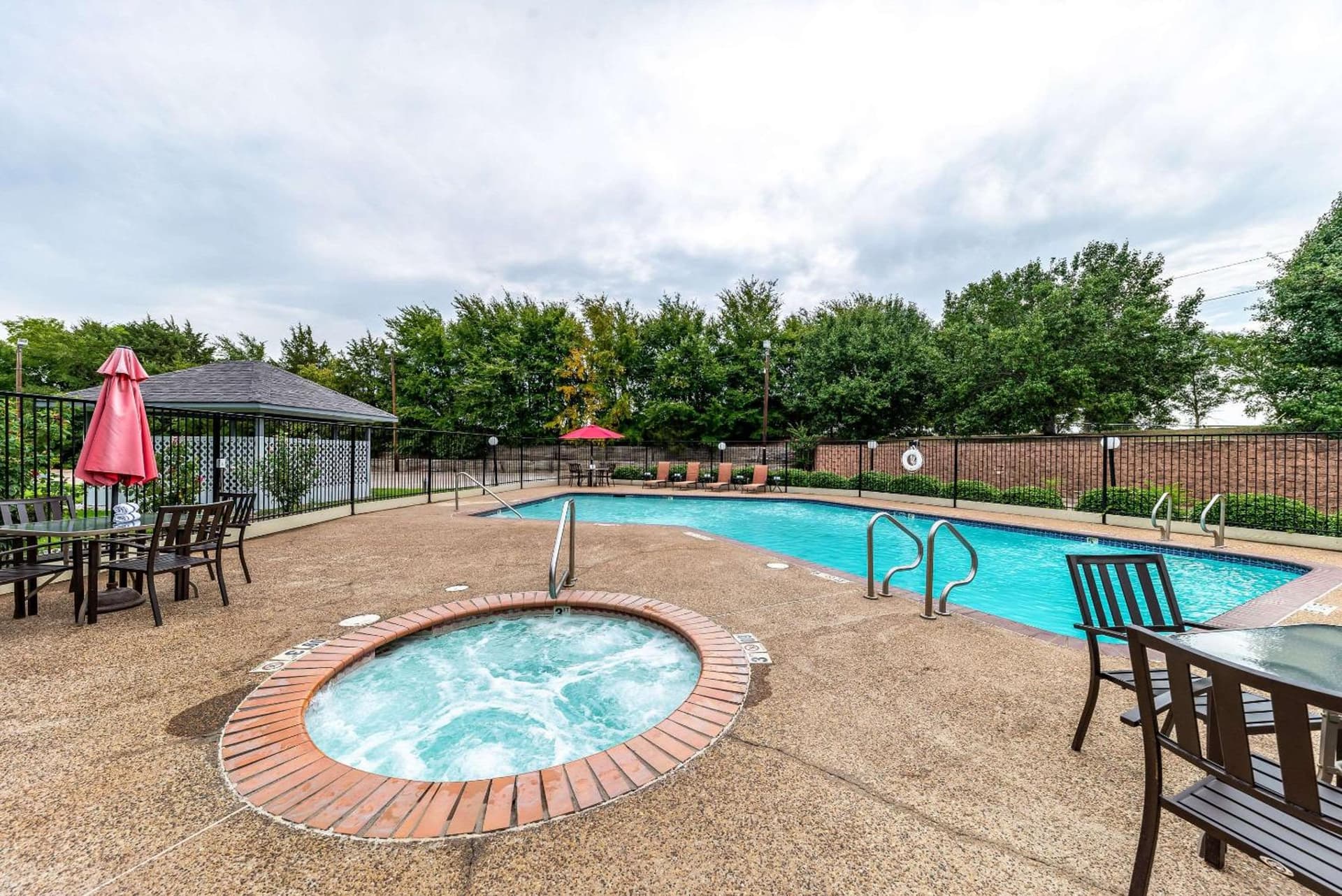 Quality Inn & Suites Canton