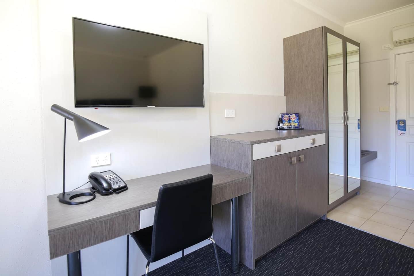 Comfort Inn Deakin Palms