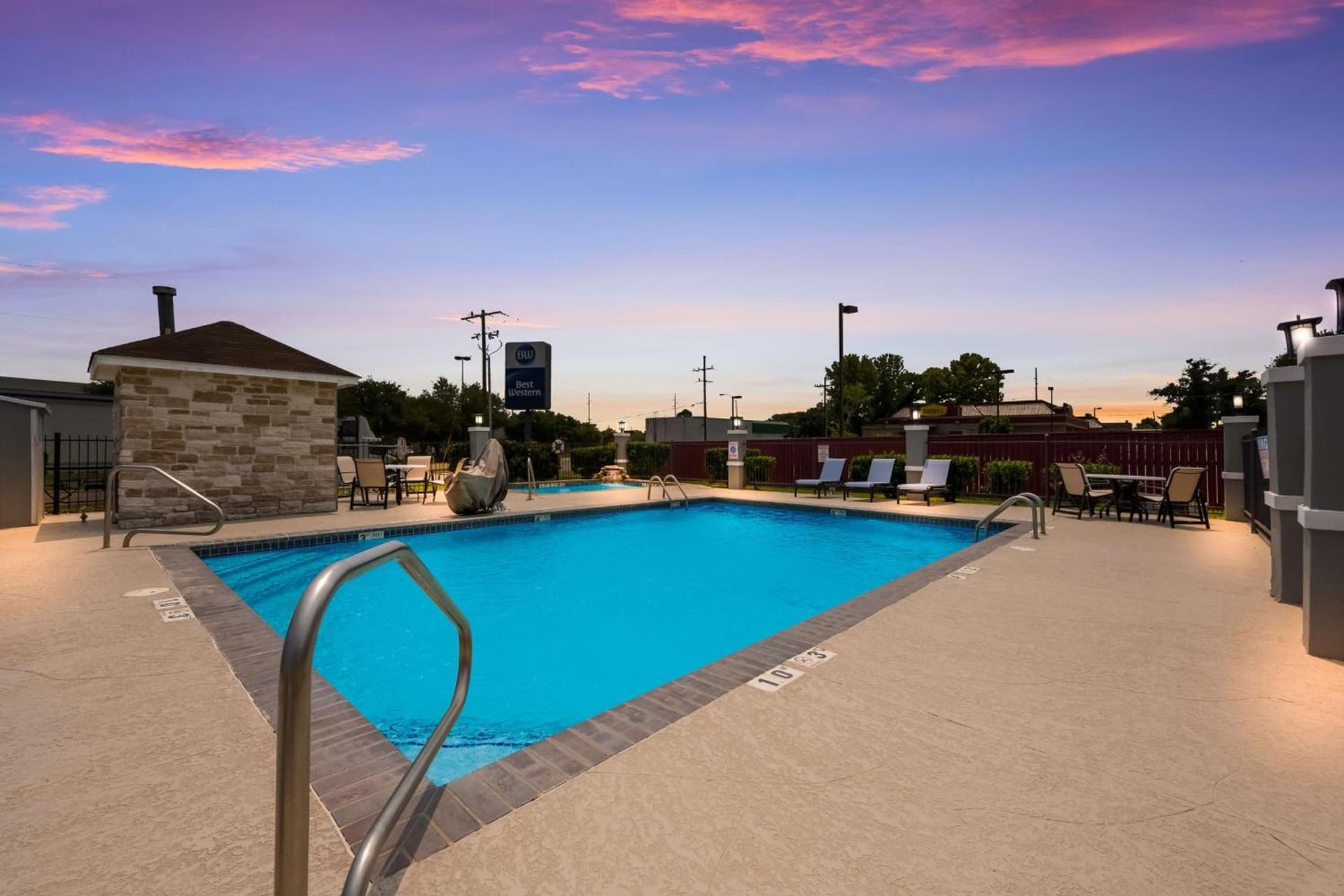 Huntsville Inn & Suites