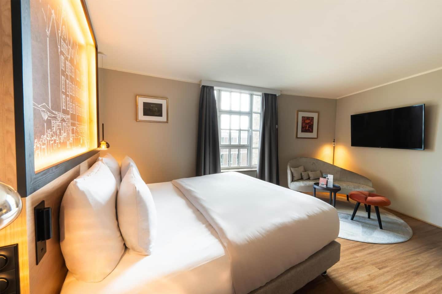 Wasserturm Hotel Cologne, Curio Collection by Hilton