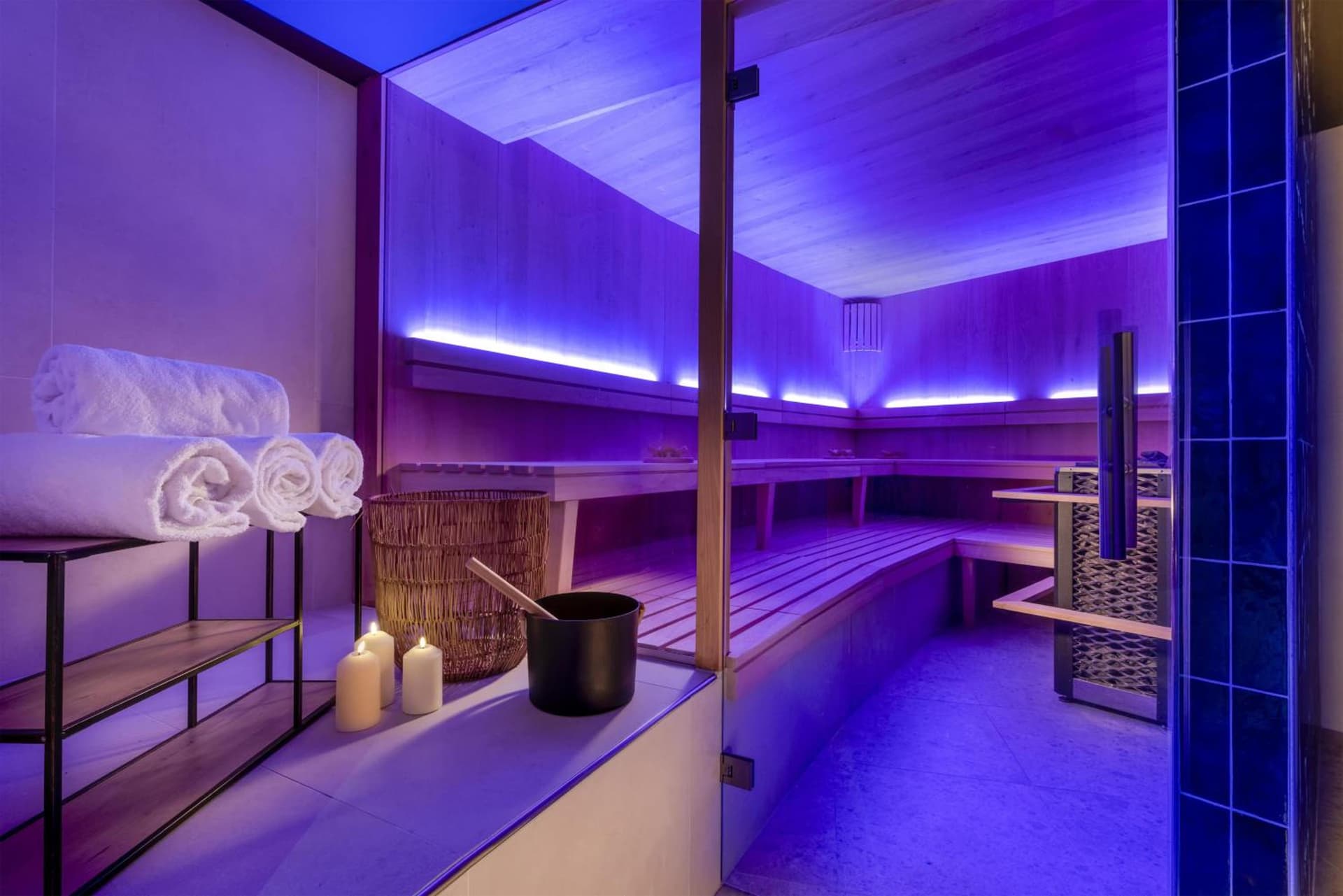 Wasserturm Hotel Cologne, Curio Collection by Hilton