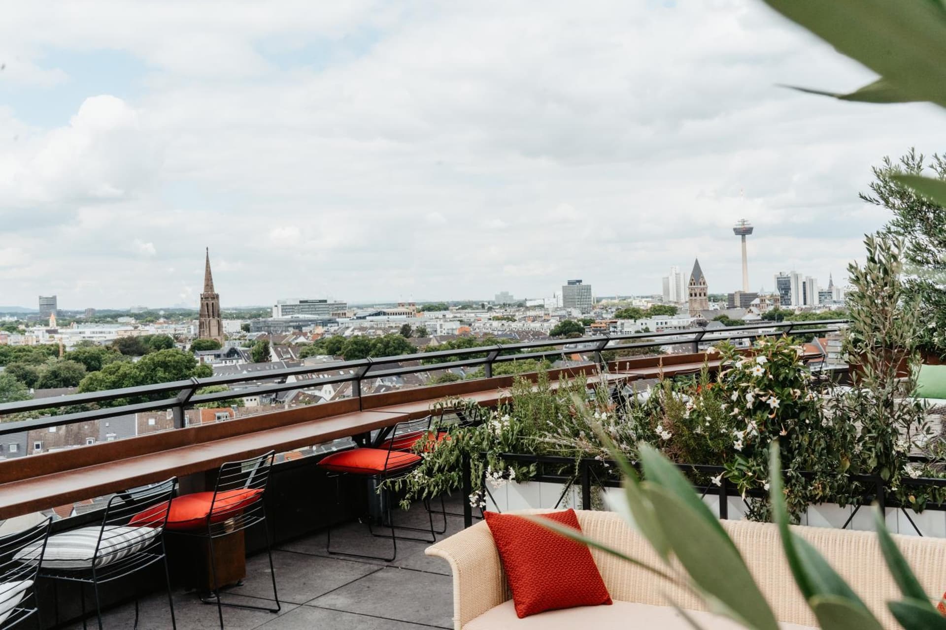 Wasserturm Hotel Cologne, Curio Collection by Hilton