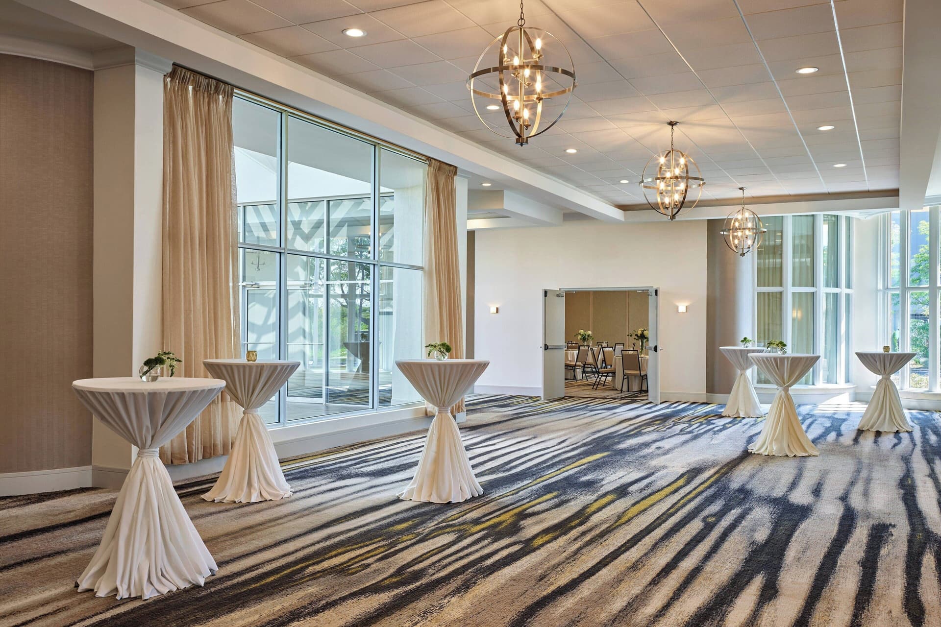 Delta Hotels by Marriott Chicago Willowbrook