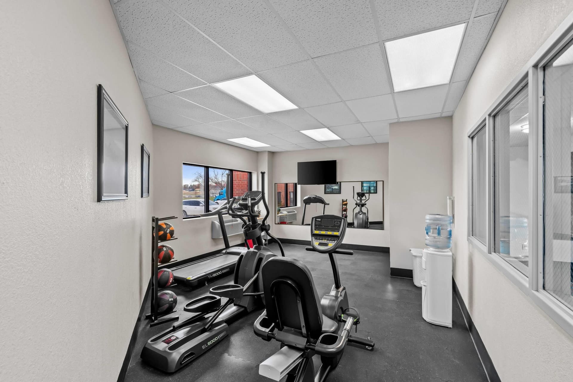 Days Inn & Suites by Wyndham Des Moines Airport