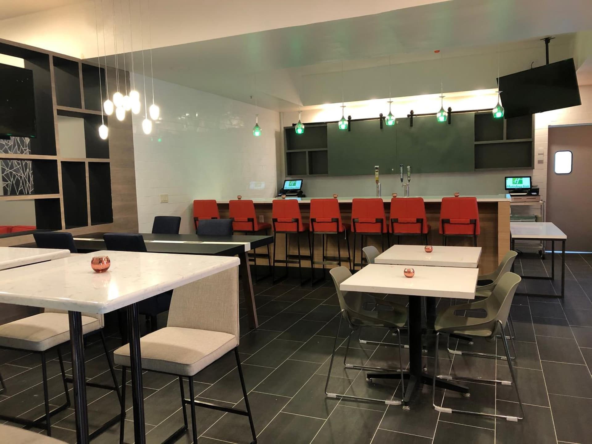 Holiday Inn & Suites - Bothell