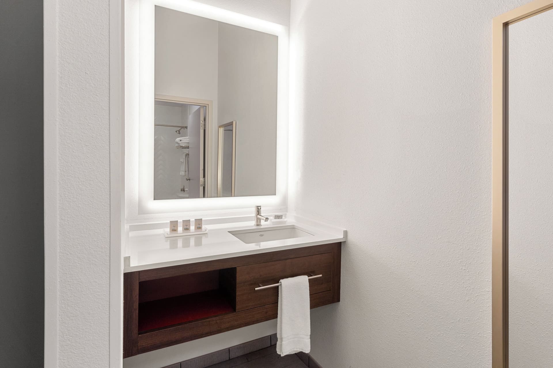 Holiday Inn & Suites - Bothell