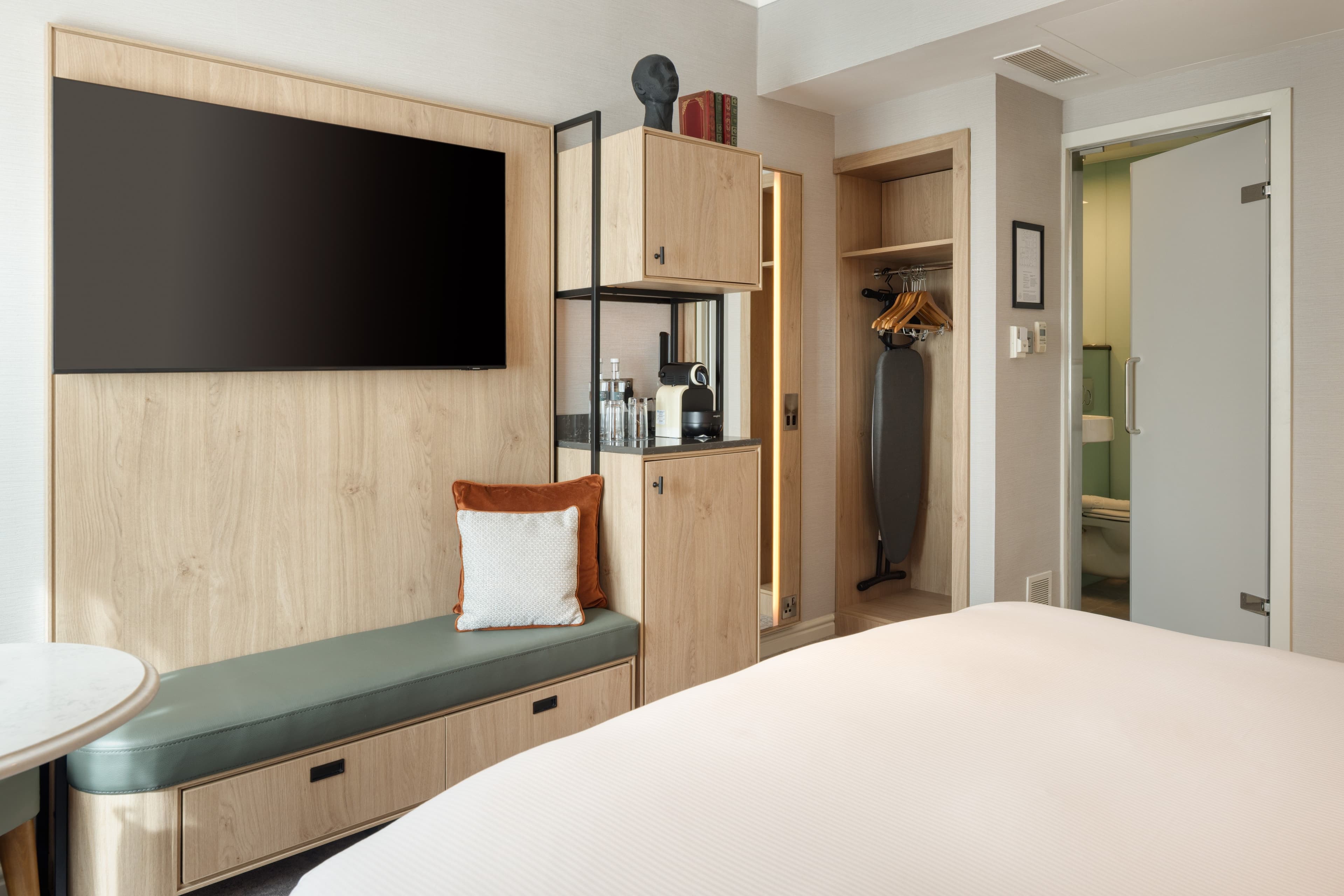 The Memoir Club (formerly Ambassadors Bloomsbury)