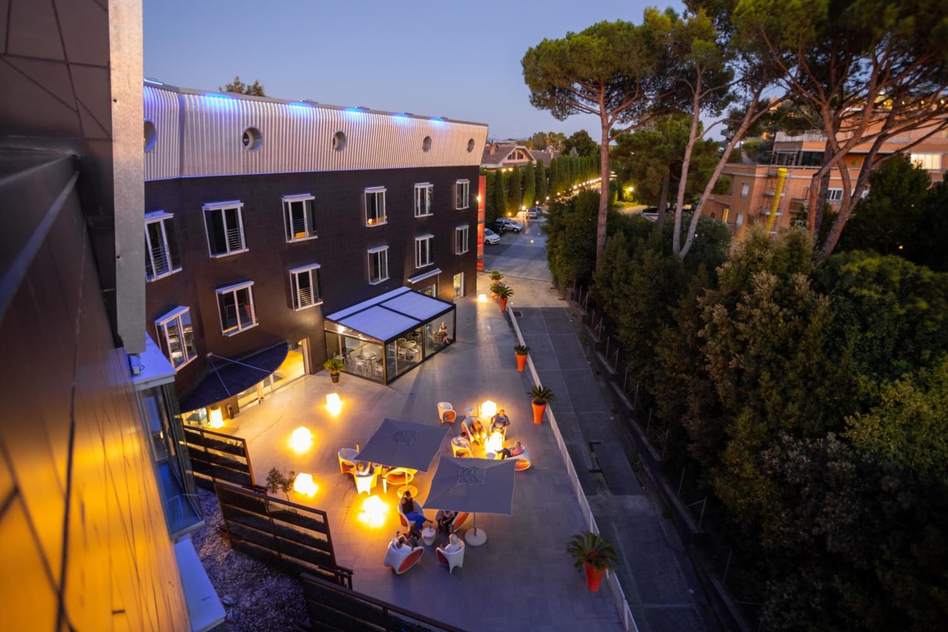 Black Hotel
