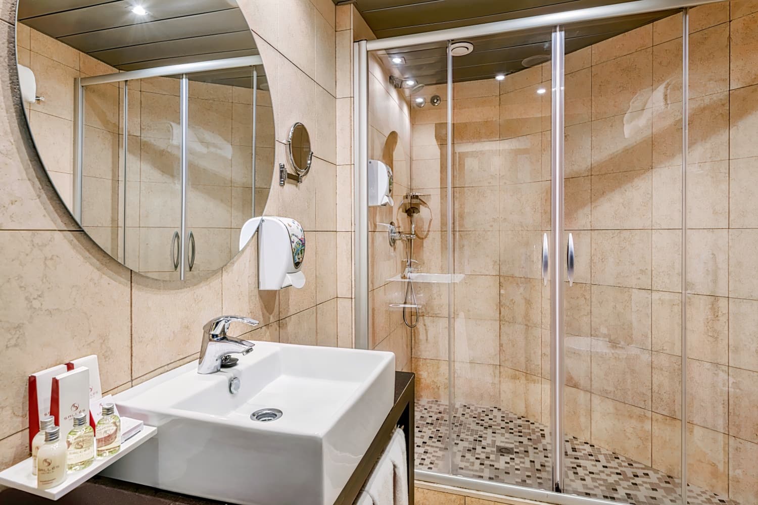 Salles Hotel Aeroport de Girona