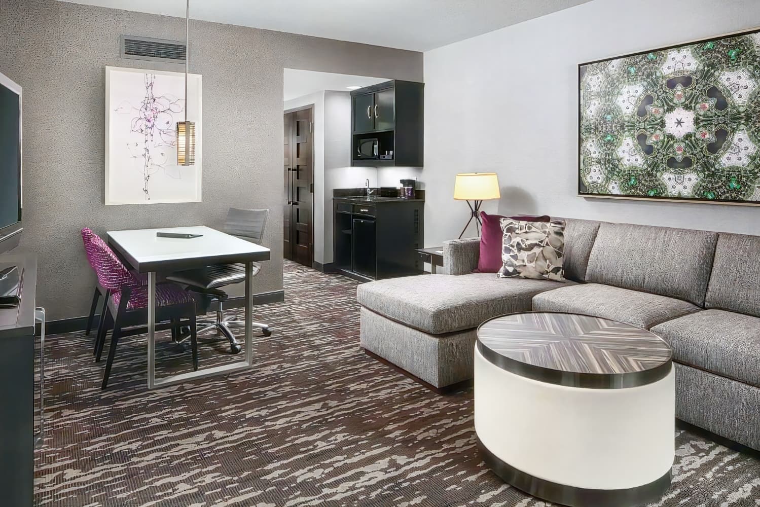 Embassy Suites by Hilton Crystal City National Airport