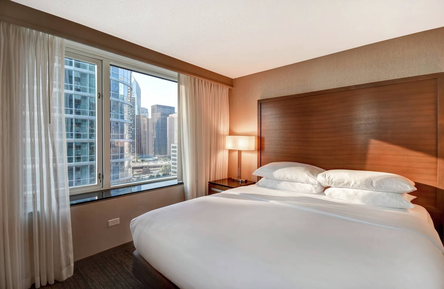 Embassy Suites by Hilton Chicago Downtown Magnificent Mile