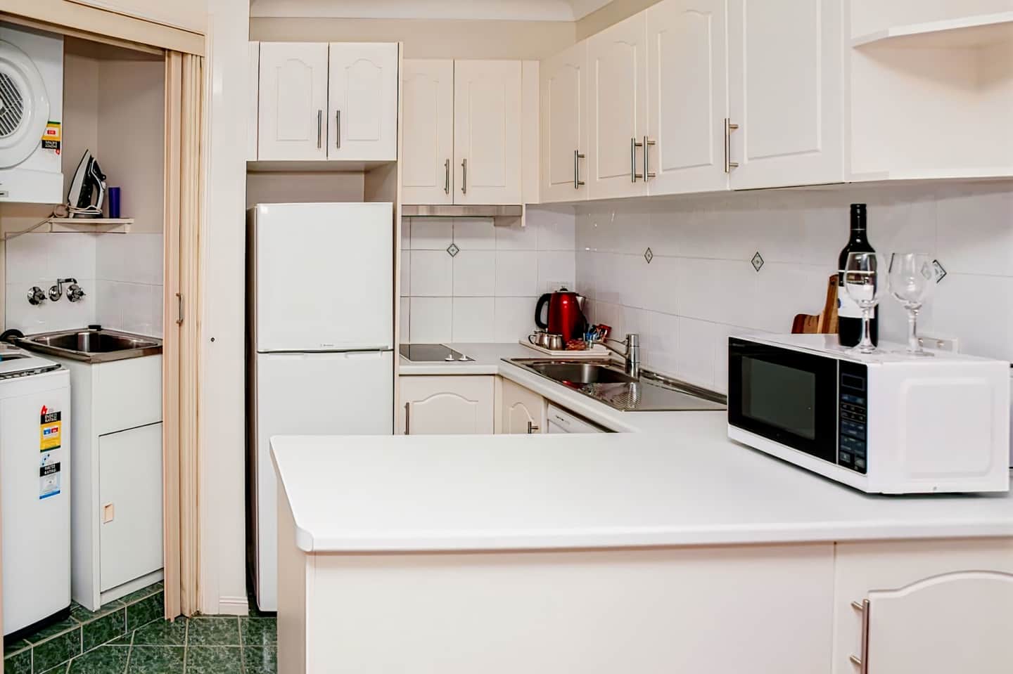Pegasus Motor Inn & Serviced Apartments